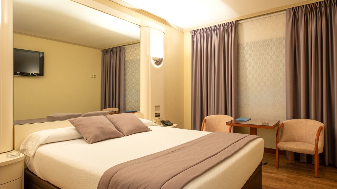 Photo of Bedroom in Oleiros