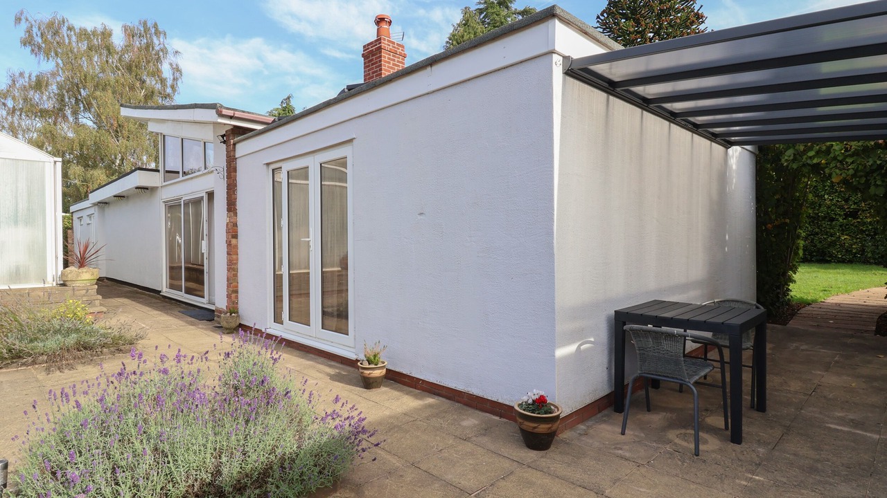 Photo of Outdoor in Cuddington