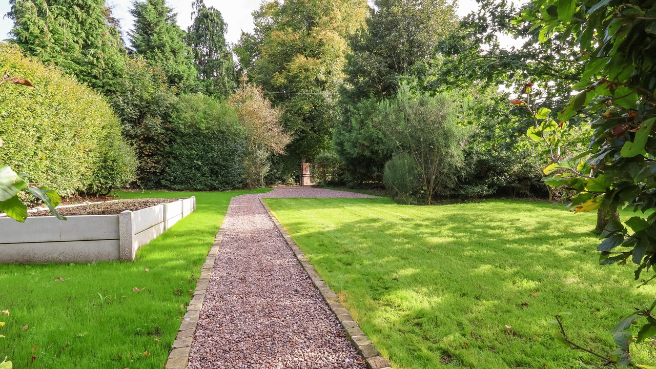 Photo of Outdoor in Cuddington