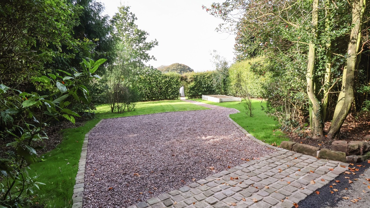 Photo of Outdoor in Cuddington
