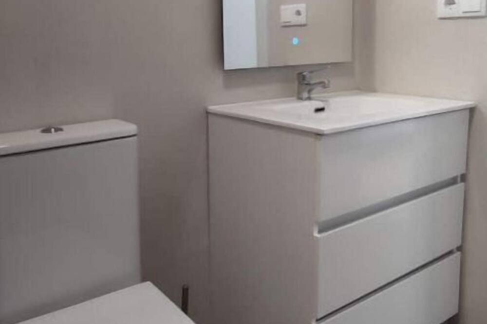 Photo of Bathroom in Aiora