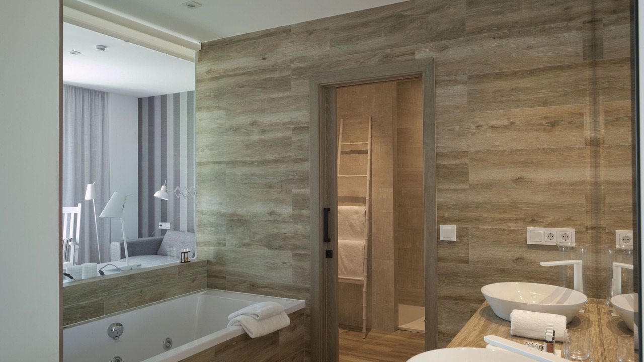 Photo of Bathroom in El Cabanyal