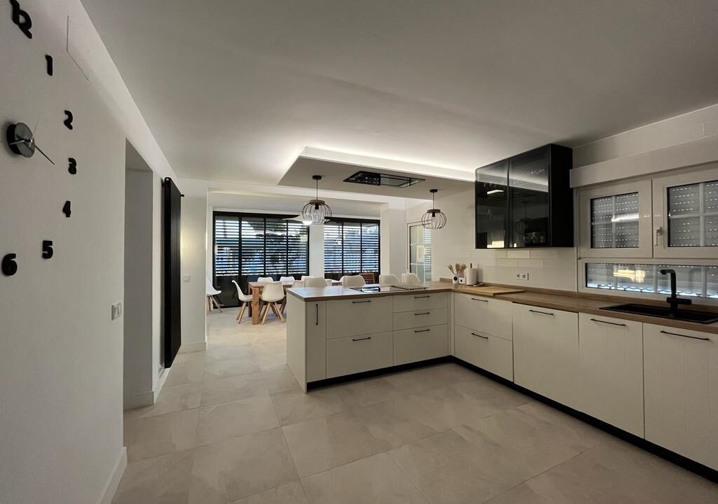 Photo of Kitchen in Grinon