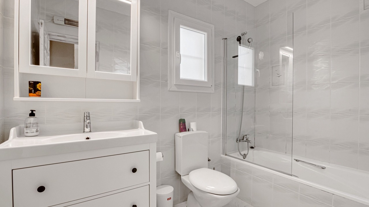 Photo of Bathroom in Empedrola