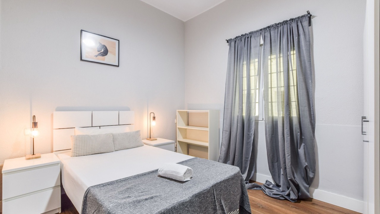 Photo of Bedroom in Jeronimos