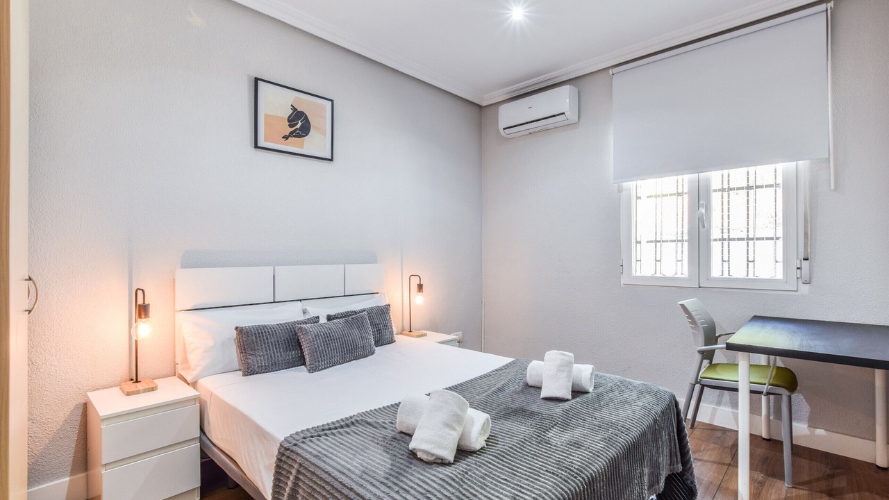 Photo of Bedroom in Jeronimos