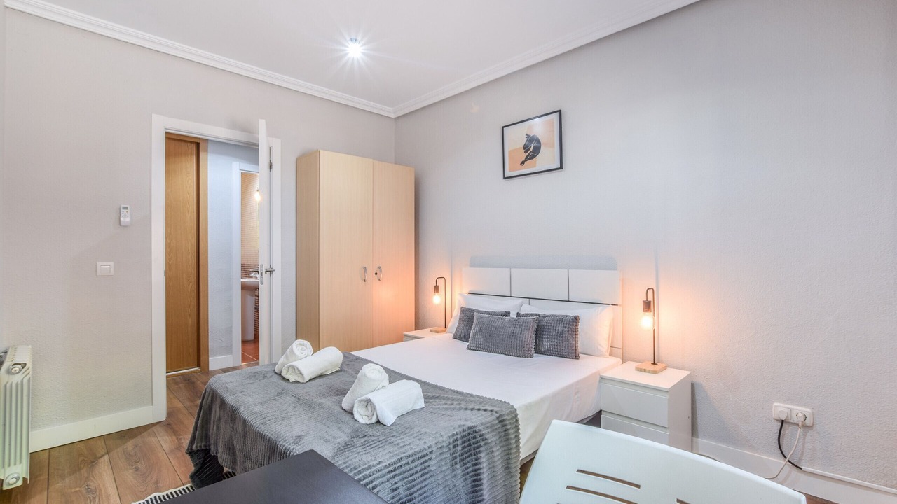 Photo of Bedroom in Jeronimos