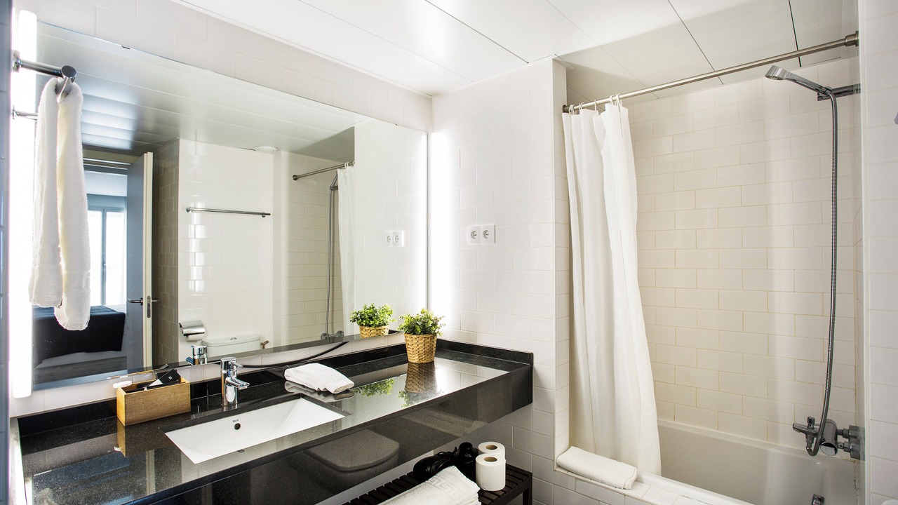 Photo of Bathroom in Poblenou
