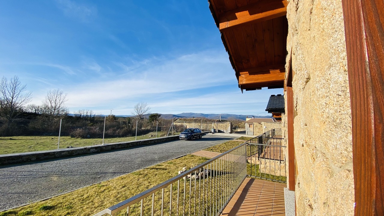 Photo of Outdoor in Manzanal de los Infantes
