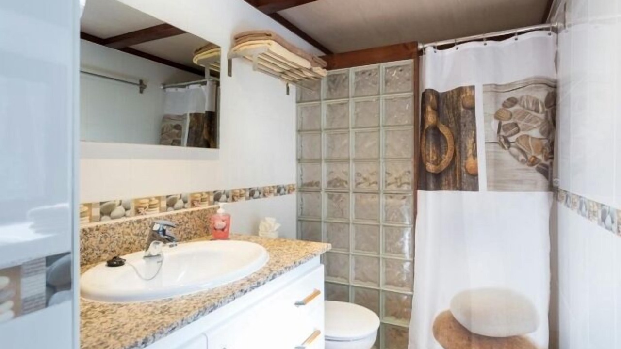 Photo of Bathroom in Lomo de Arico
