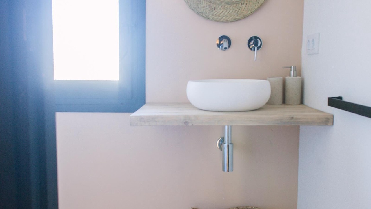 Photo of Bathroom in Ambolo