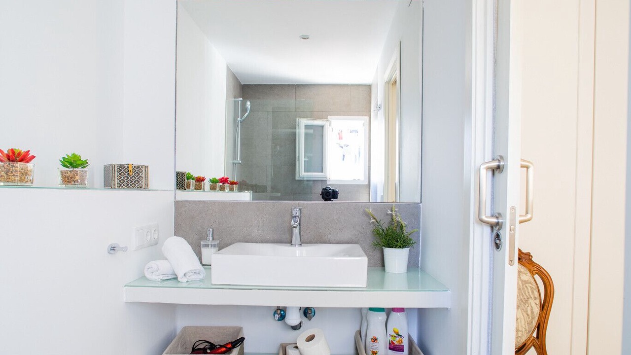 Photo of Bathroom in El Cabanyal