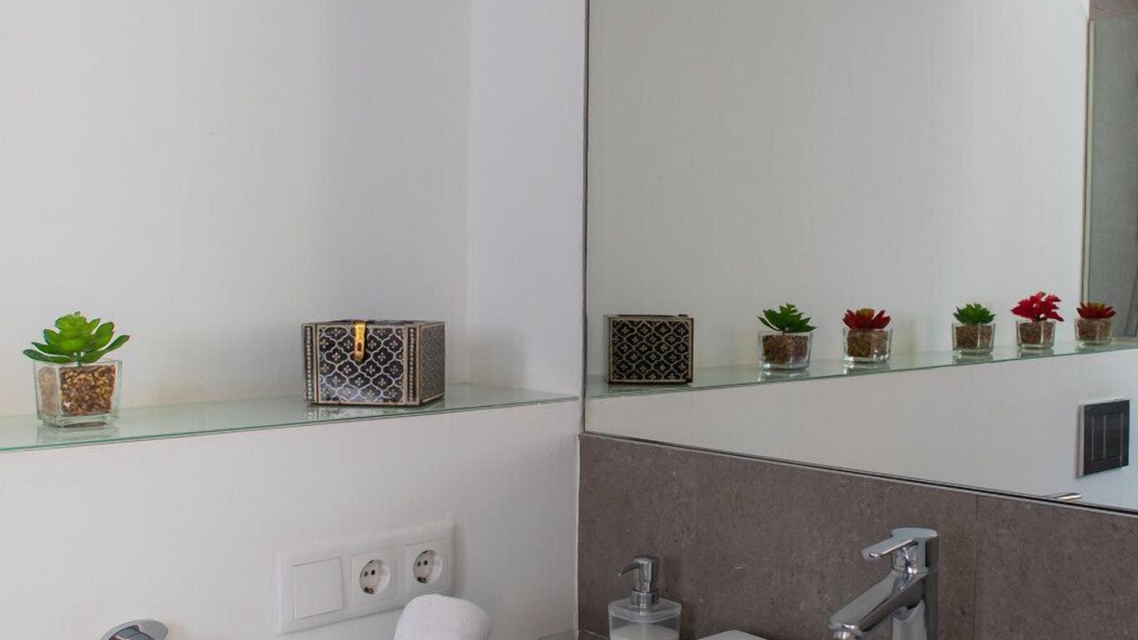Photo of Bathroom in El Cabanyal