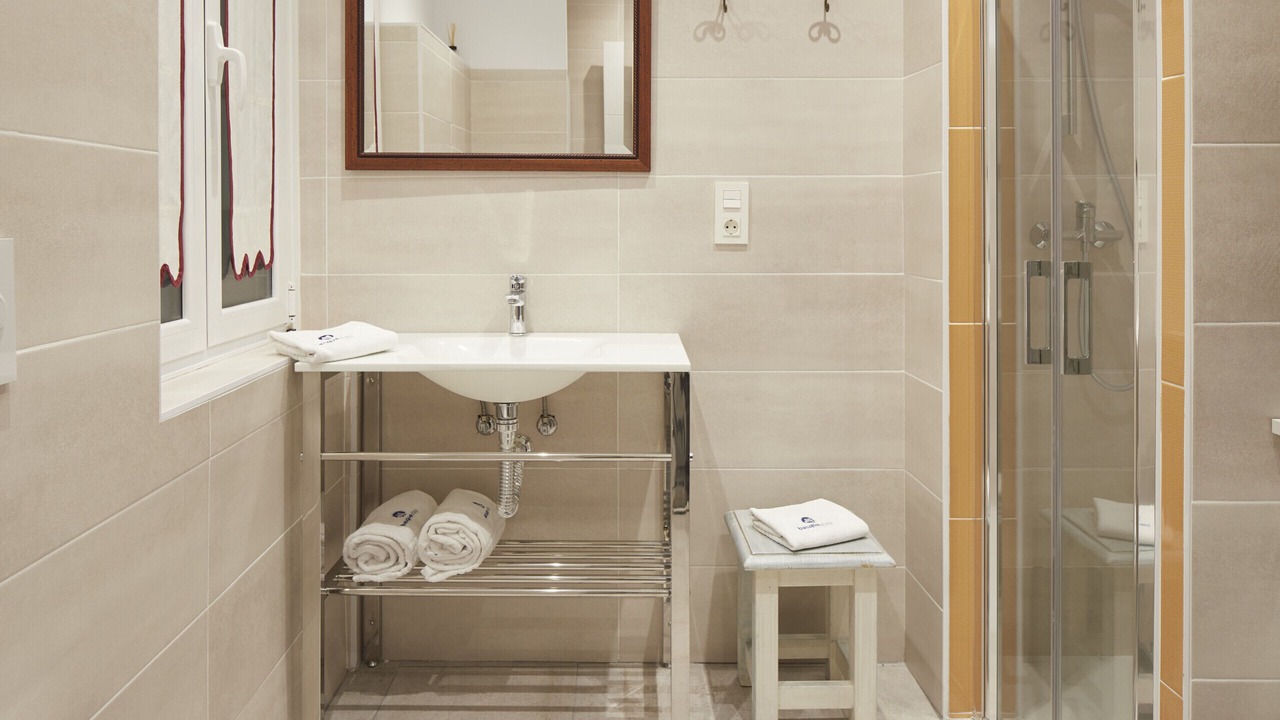 Photo of Bathroom in Gros