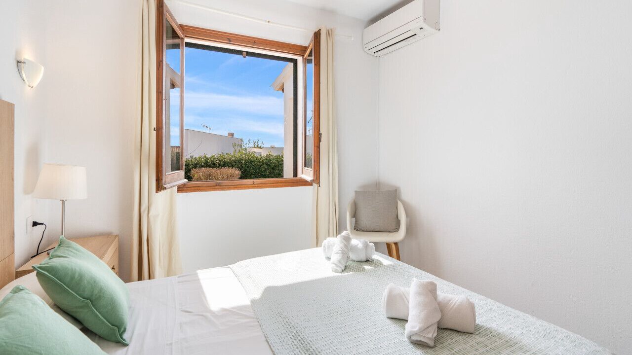 Photo of Bedroom in Binibequer Vell
