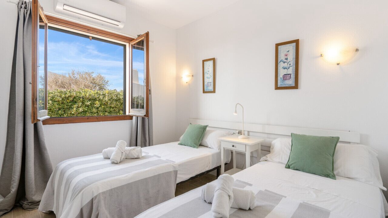 Photo of Bedroom in Binibequer Vell
