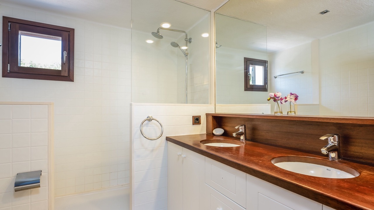 Photo of Bathroom in Binibequer Vell