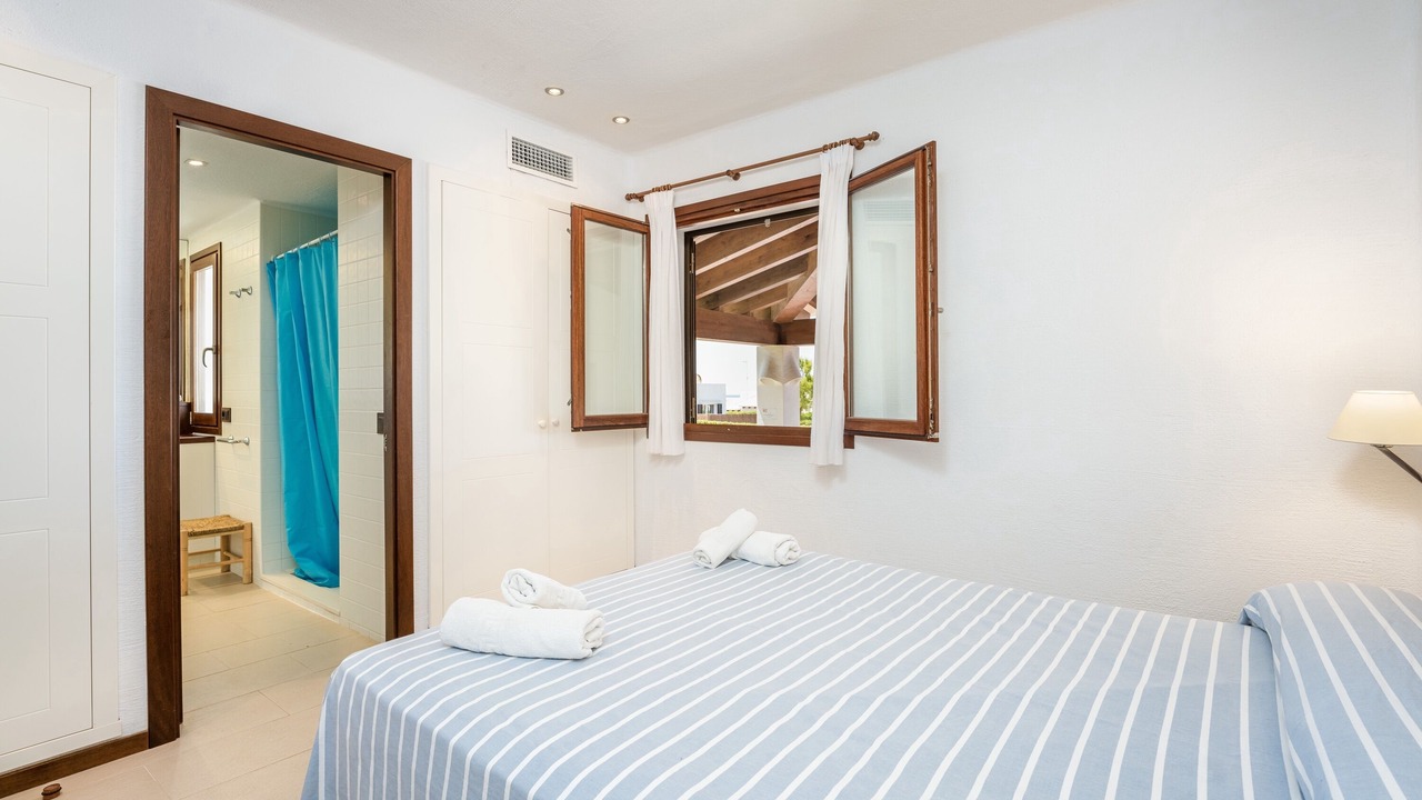 Photo of Bedroom in Binibequer Vell