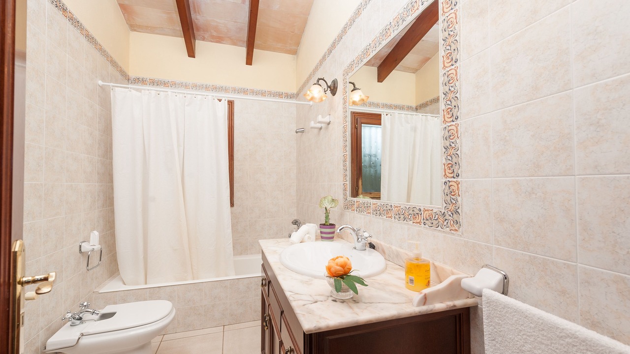 Photo of Bathroom in Muro