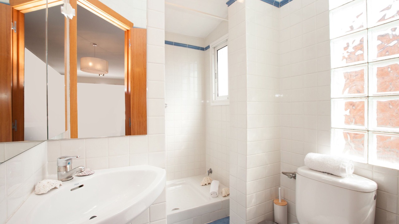 Photo of Bathroom in El Camp de l'Arpa del Clot