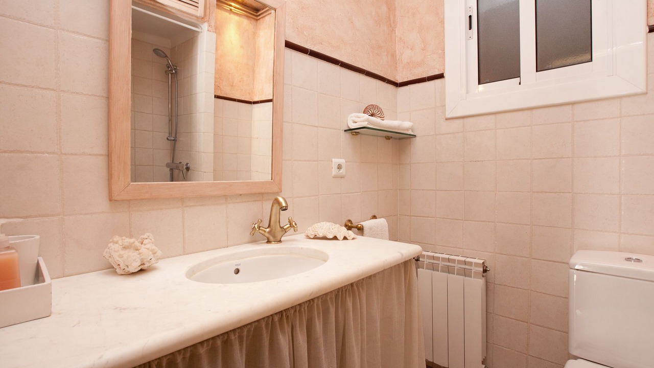 Photo of Bathroom in El Camp de l'Arpa del Clot