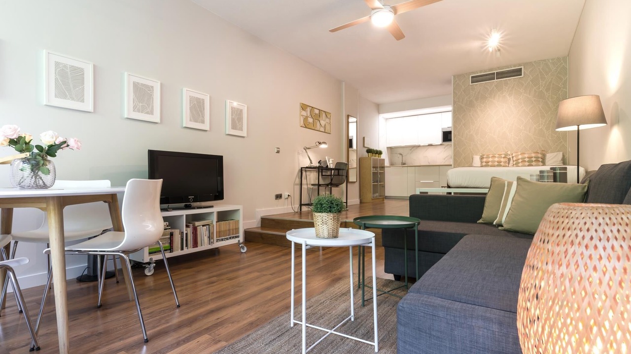 Photo of Livingroom in Golden Triangle of Art