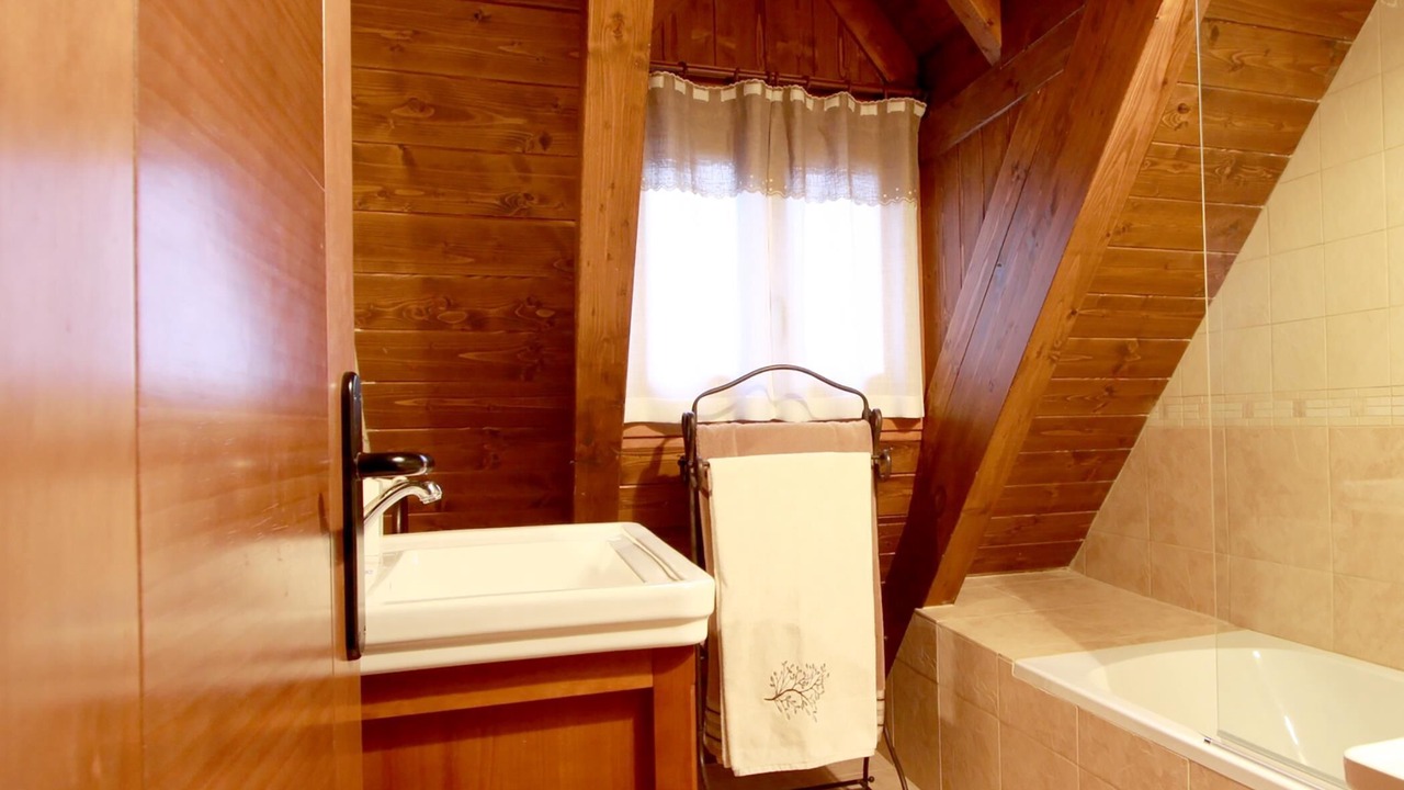 Photo of Bathroom in Escarrilla