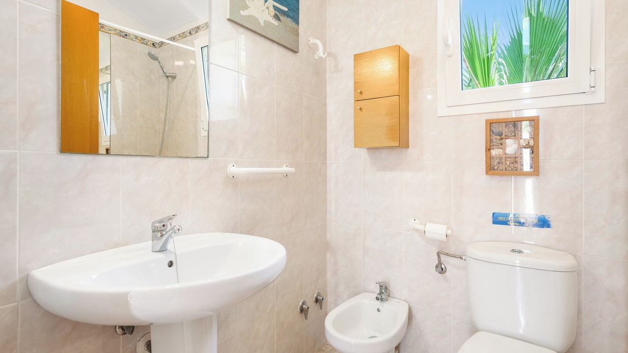 Photo of Bathroom in Binibequer Vell