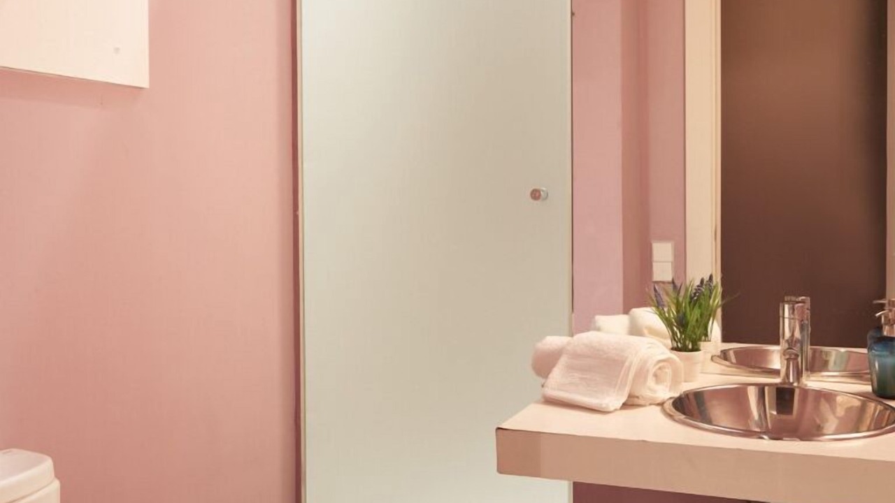 Photo of Bathroom in Trafalgar