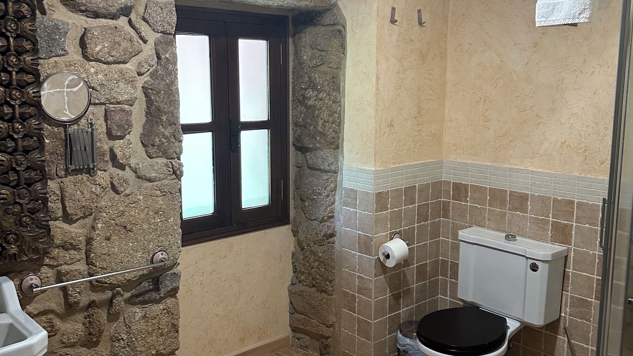 Photo of Bathroom in Meis