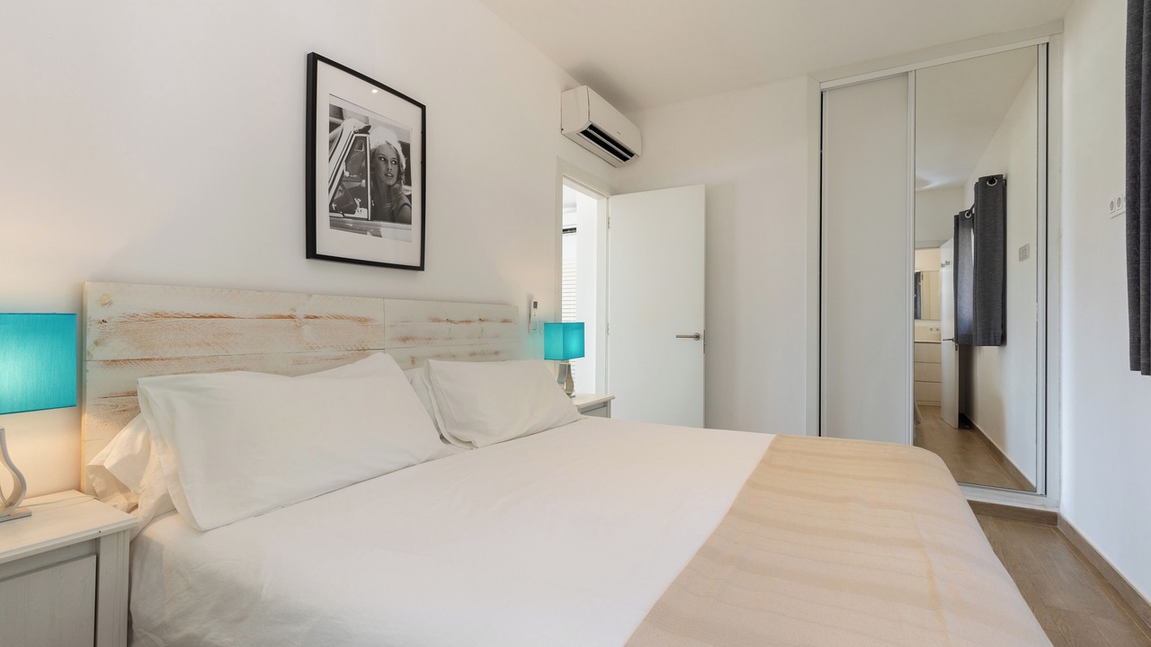 Photo of Bedroom in Binibequer Vell