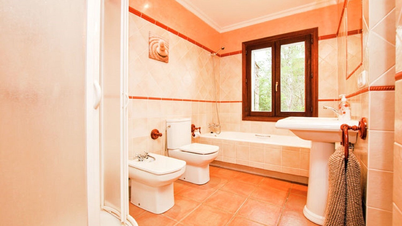 Photo of Bathroom in Alaro