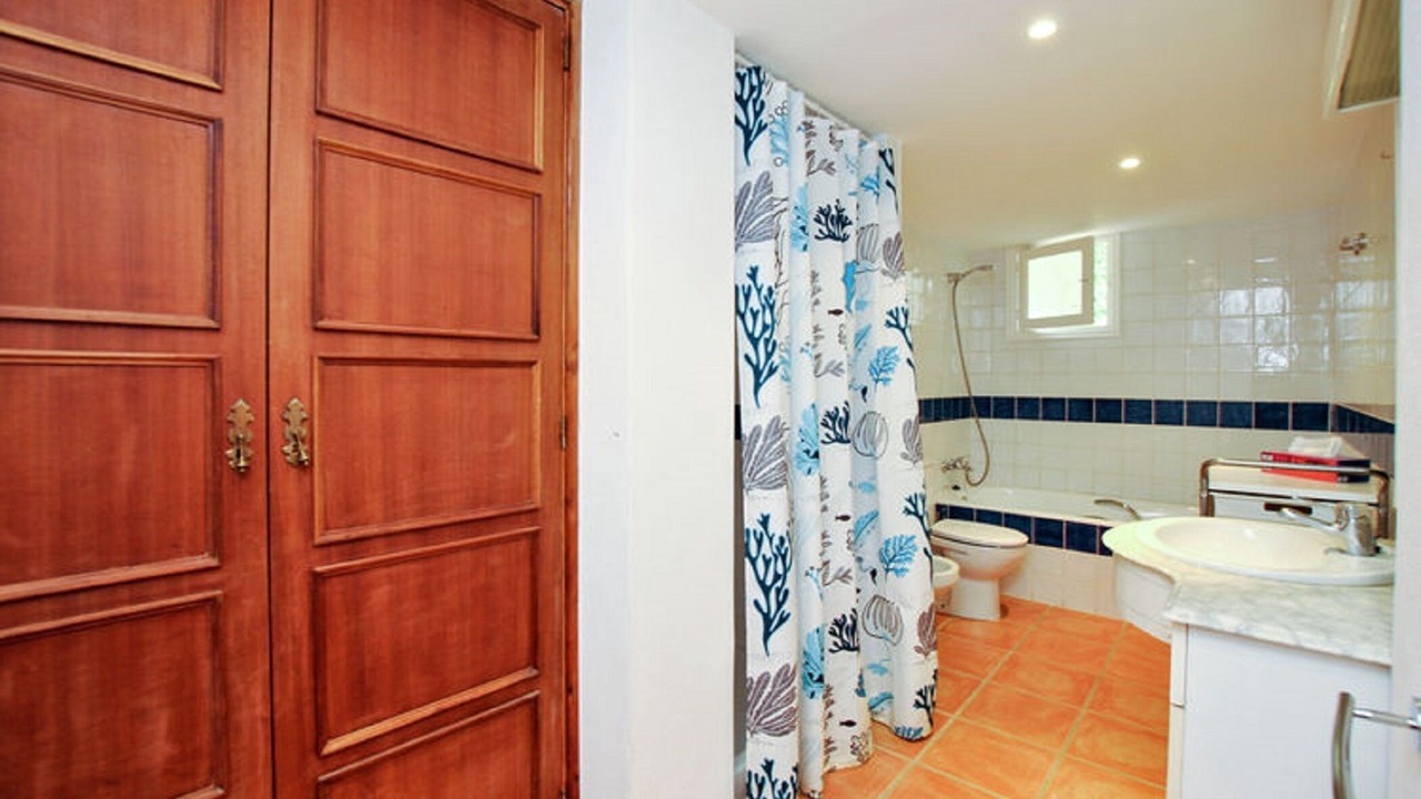 Photo of Bathroom in Alaro