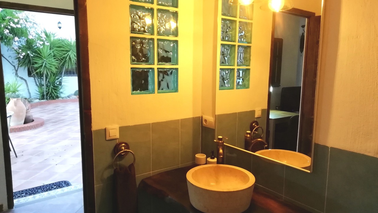 Photo of Bathroom in Felix