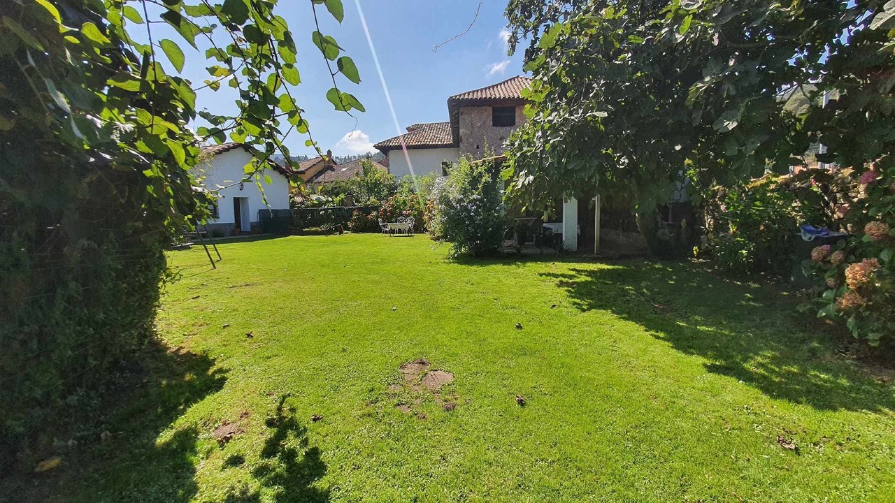 Photo of Outdoor in Rales