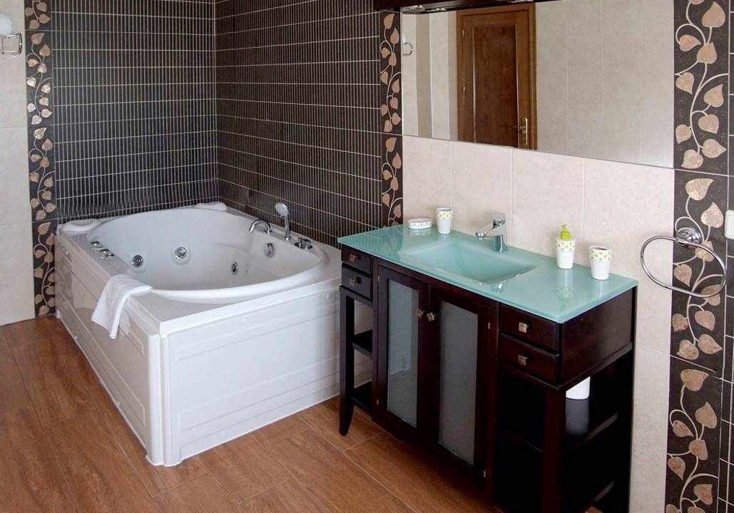 Photo of Bathroom in Galvez