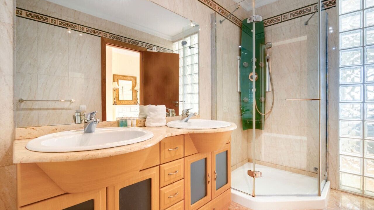 Photo of Bathroom in Aduanas