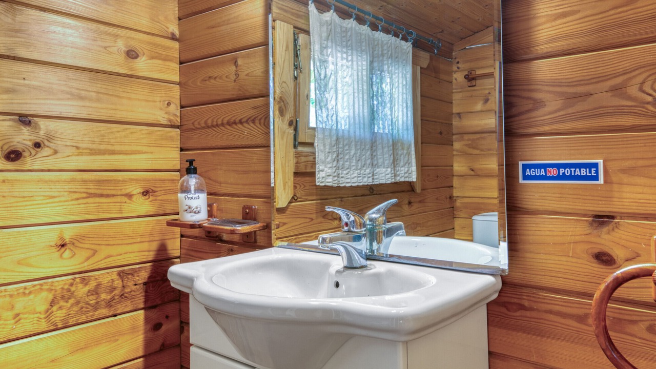 Photo of Bathroom in Benicolet