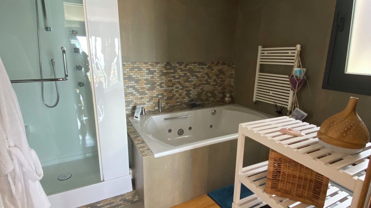 Photo of Bathroom in Vallromanes