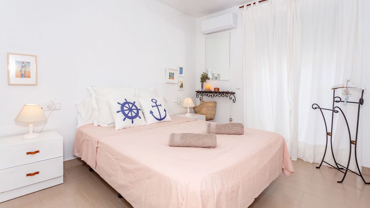 Photo of Bedroom in Coves Noves