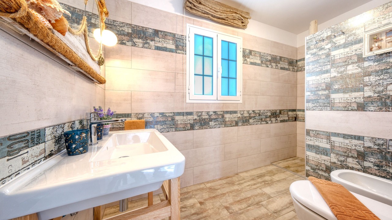 Photo of Bathroom in Playa del Cable