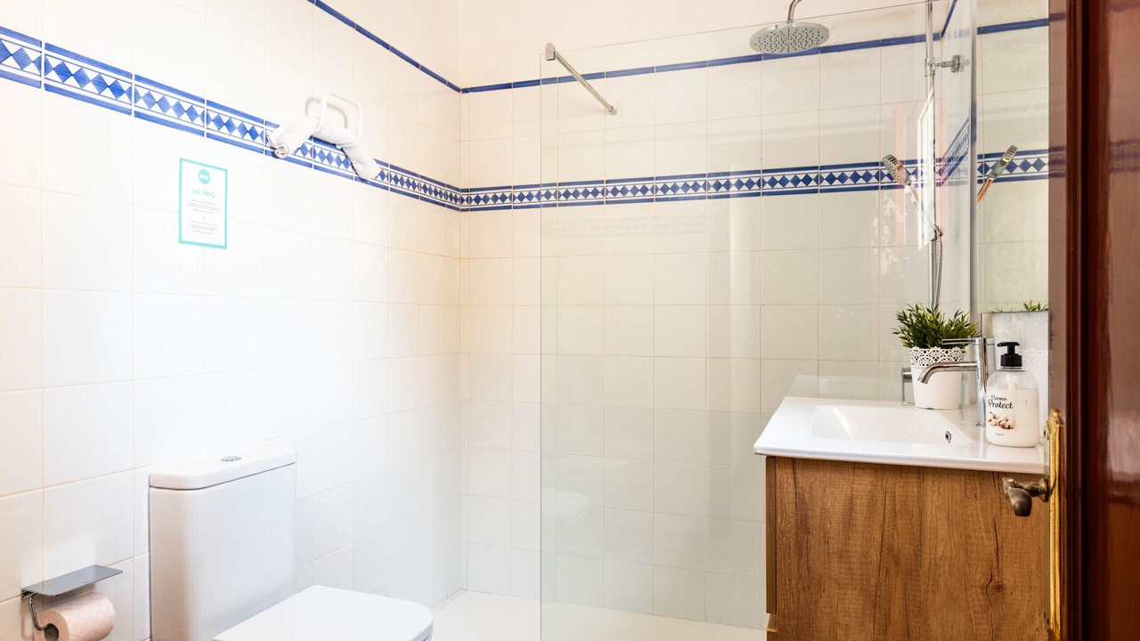 Photo of Bathroom in Binibequer Vell