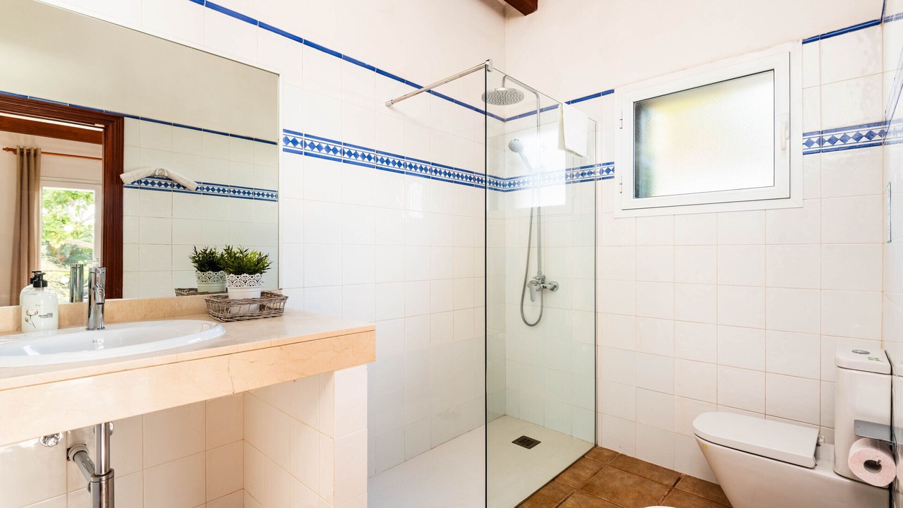 Photo of Bathroom in Binibequer Vell