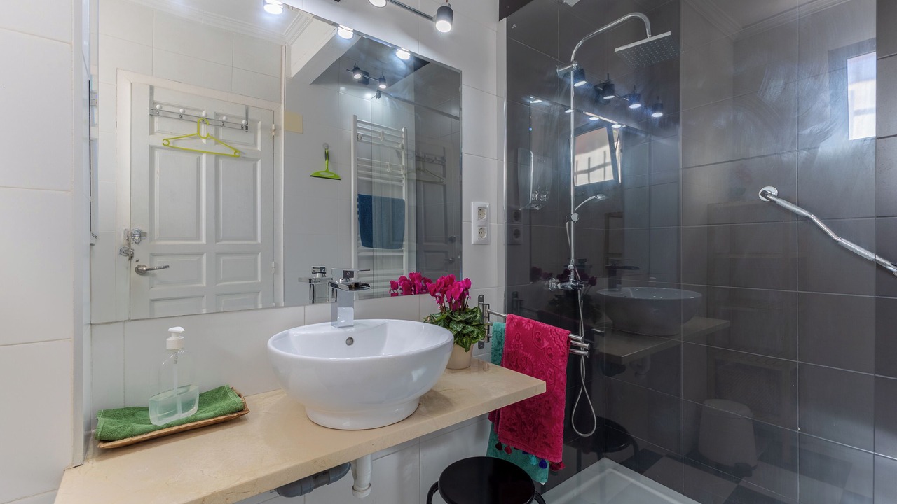Photo of Bathroom in Valdelaguna