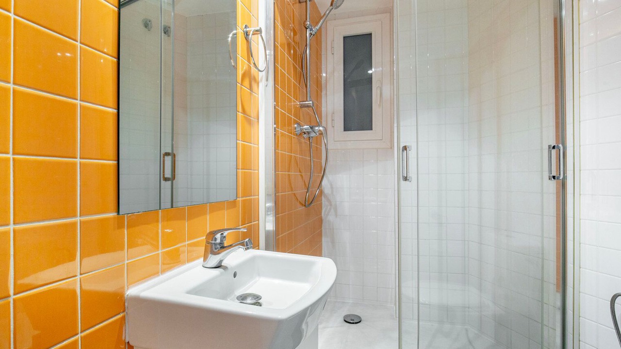 Photo of Bathroom in La Nova Esquerra de l'Eixample