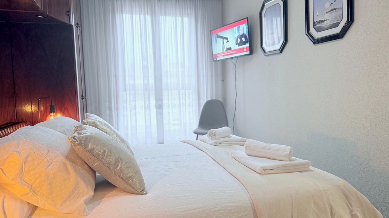 Photo of Bedroom in Saron