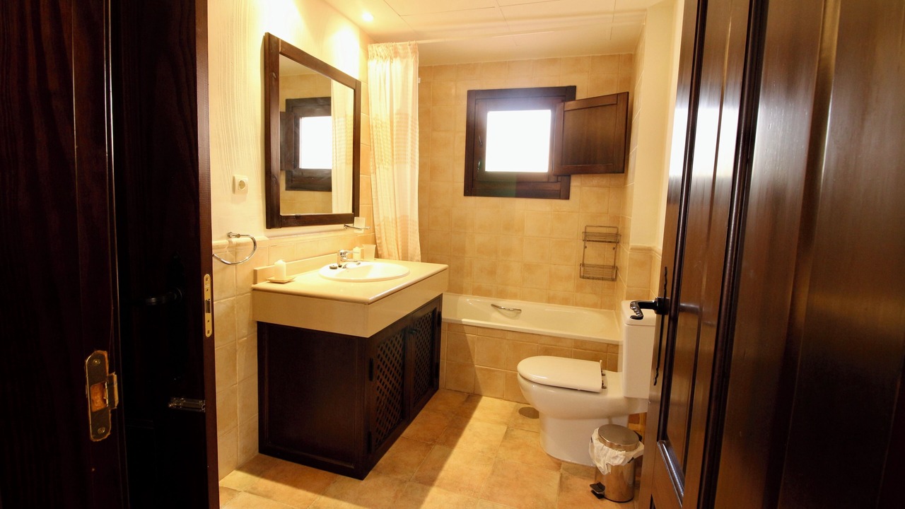 Photo of Bathroom in Hacienda del Alamo