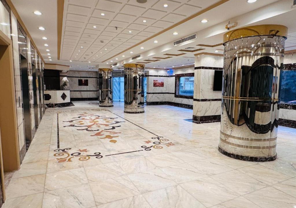 Photo of Bathroom in 60th Street