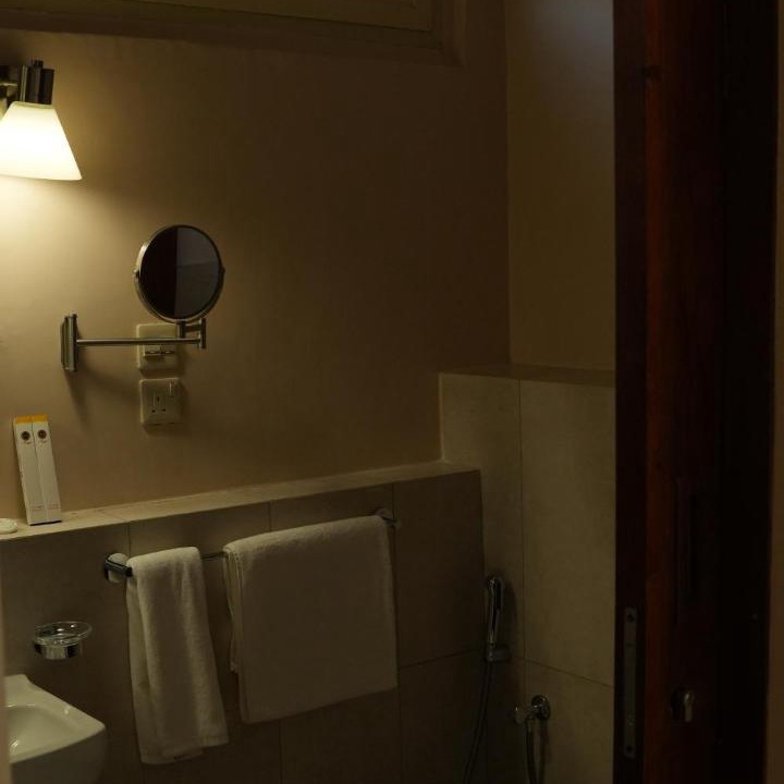 Photo of Bathroom in Western Province