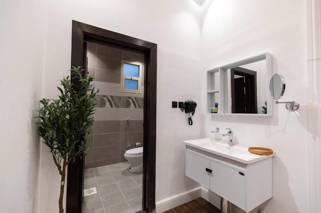 Photo of Bathroom in Uyayna